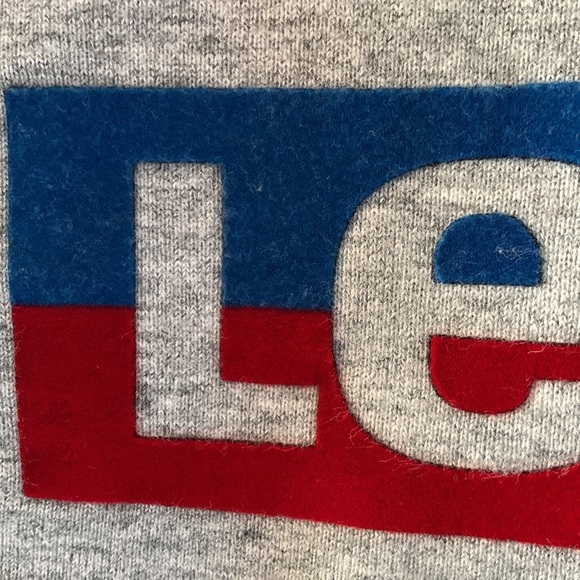 LEVI’S Size XL Sweatshirt - Picture 6 of 7